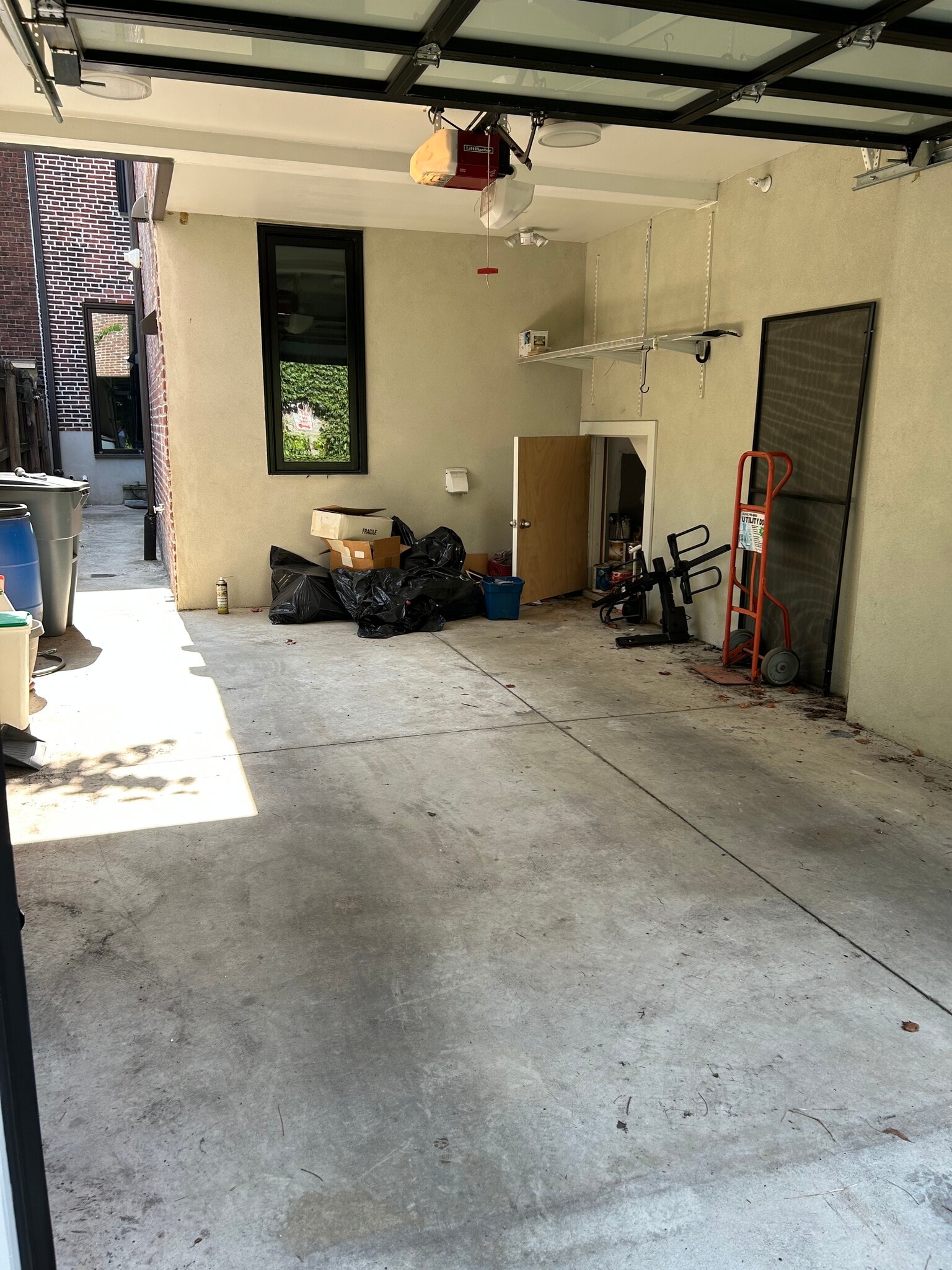 Building Photo - 231 Catharine St
