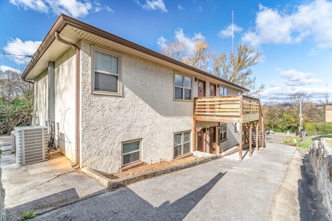 Building Photo - 2751 Jersey Ave