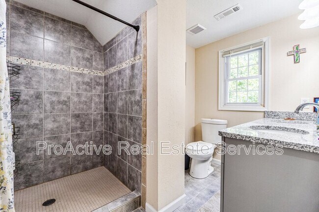 Building Photo - 6040 Airway Ln