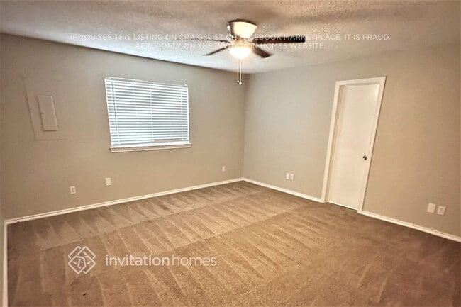 Building Photo - 4510 Lone Oak Dr
