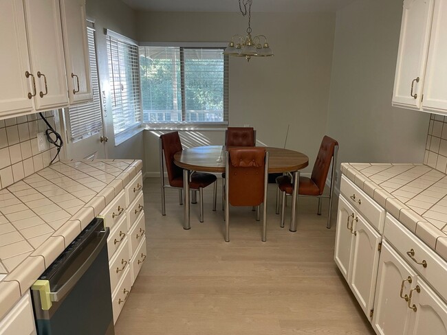 Building Photo - SAN JOSE - 4 Bed 3 Bath Remodeled East Foo...