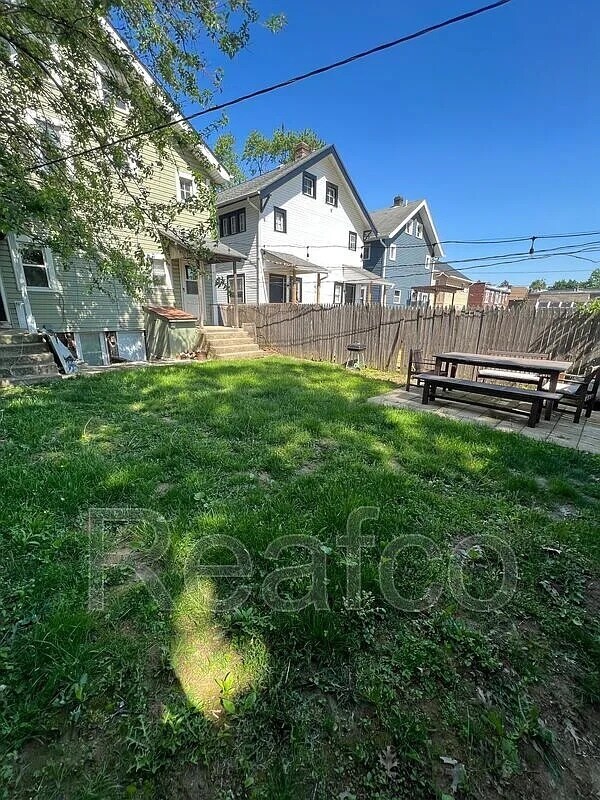 Building Photo - 1450 Hamlet St