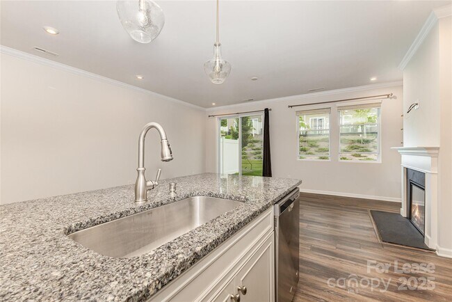 Building Photo - 17112 Carolina Hickory Dr