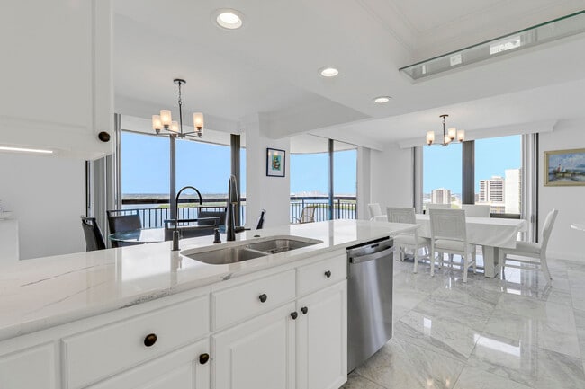Building Photo - 5380 N Ocean Dr