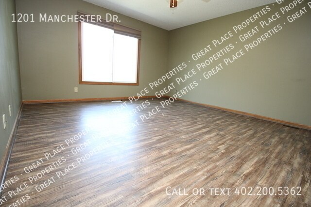 Building Photo - 1201 Manchester Dr