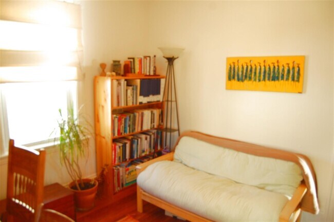 Building Photo - 55 Victoria St