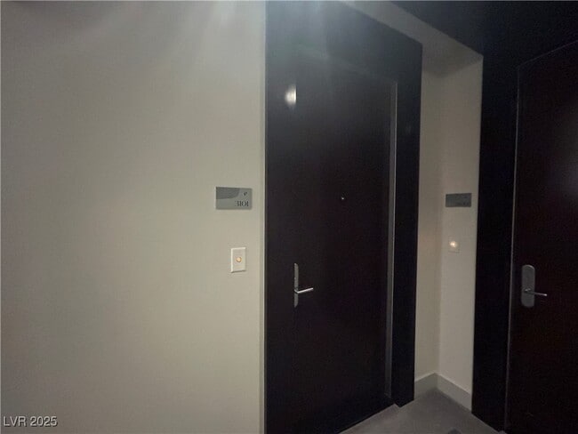 Building Photo - 4575 Dean Martin Dr