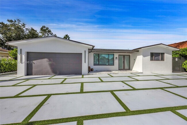 Building Photo - 5501 McKinley St