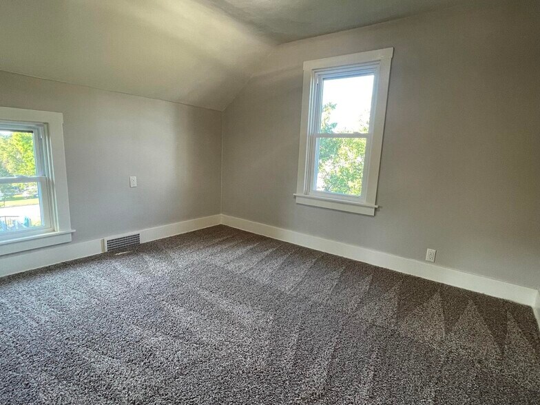 Bedroom 1 - 215 Oak St