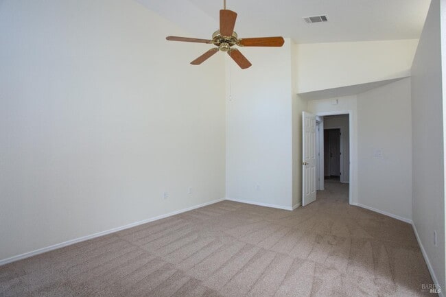 Building Photo - 767 Raven Dr