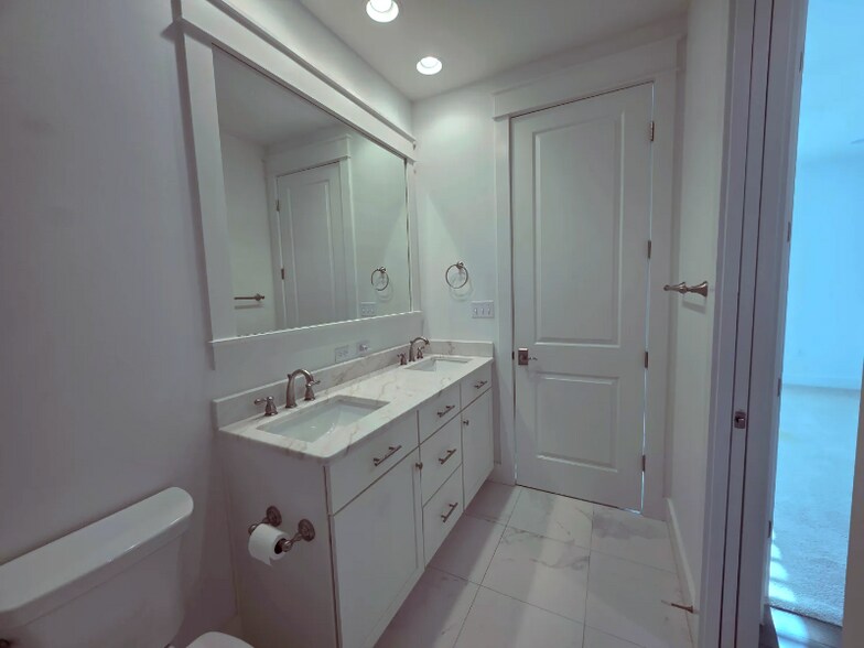 Building Photo - 309 Jack Knife Drive