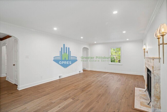 Building Photo - Elegant Fox Chapel 4-Bedroom, 3.5-Bath Home
