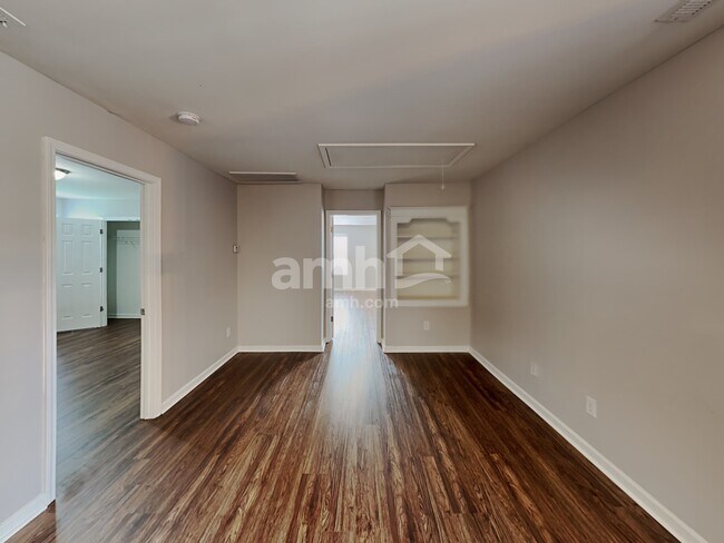 Building Photo - 912 Pristine Ln