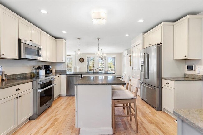 Building Photo - 110 Clamshell Cove Rd