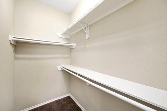 Building Photo - 6158 Settlers Lake Cir E