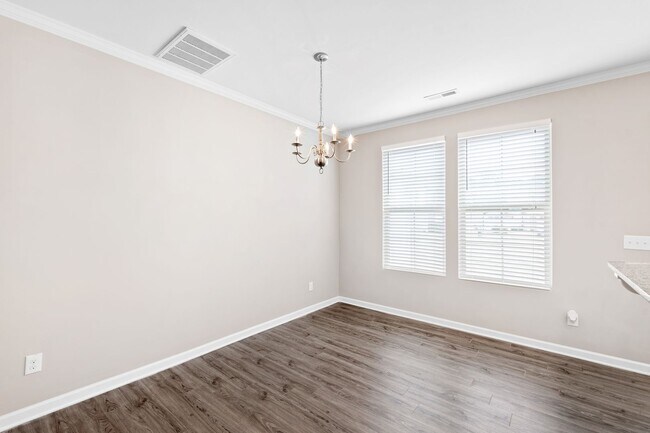 Building Photo - Modern Elegance in Brightleaf: 3-Bedroom Townhouse with Amenities Galore