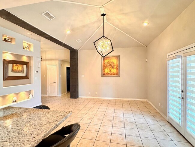 Building Photo - 1109 Sapphire St