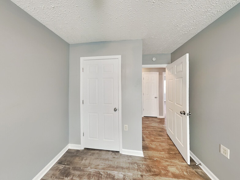 Building Photo - 249 Chappell Rd NW