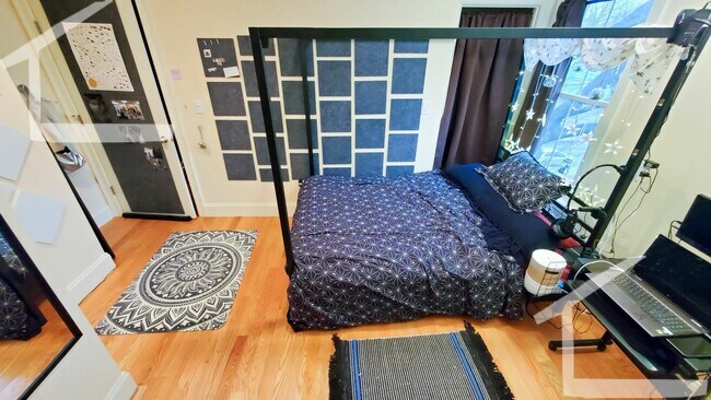 Building Photo - Spacious Townhouse: 4-bed, 3.5 bath unit in Brighton with Garage Parking