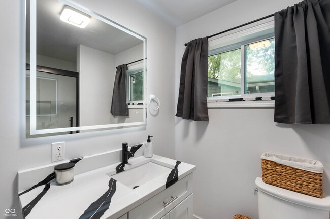 Building Photo - 66 Sherman Dr