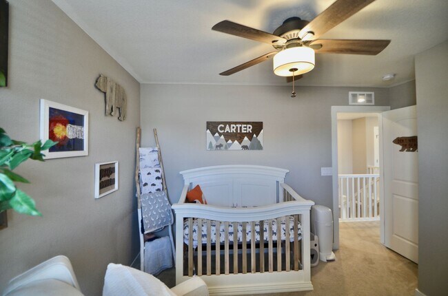 Building Photo - 3 bd/2.5 ba Townhome!