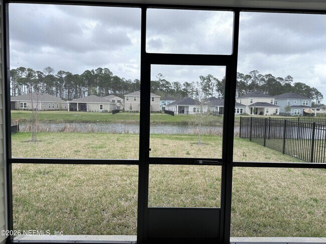 Building Photo - 523 Farmfield Dr