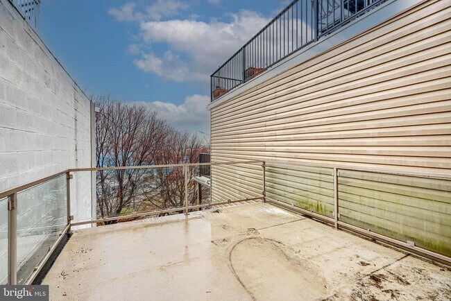 Building Photo - 1413 Anchor St