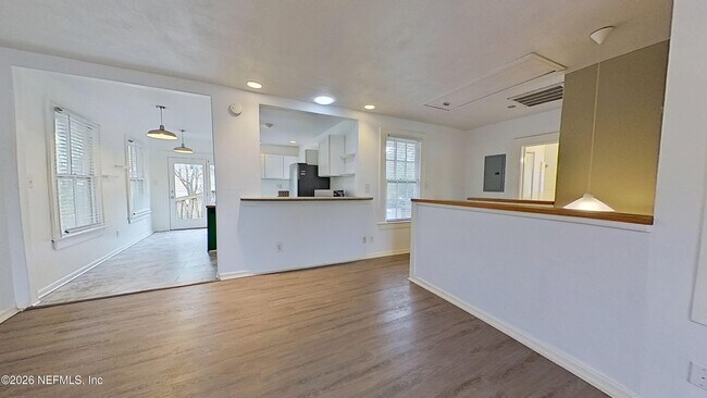 Building Photo - 2210 Myra St