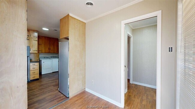 Building Photo - 506 Clay St