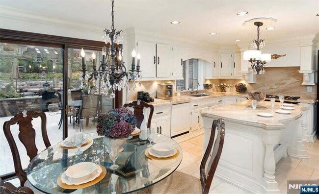 Building Photo - 39 Springhouse Rd