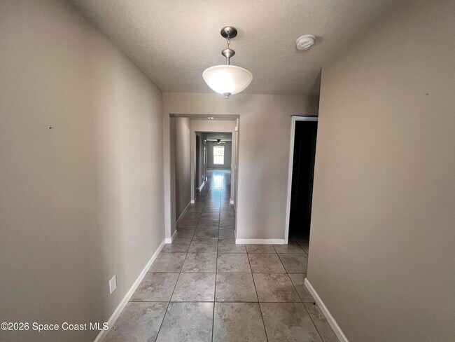 Building Photo - 563 Corbin Cir SW