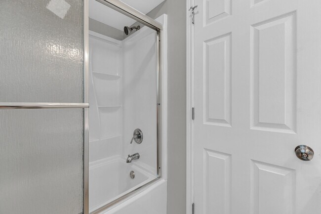 Building Photo - 304 Seneca St