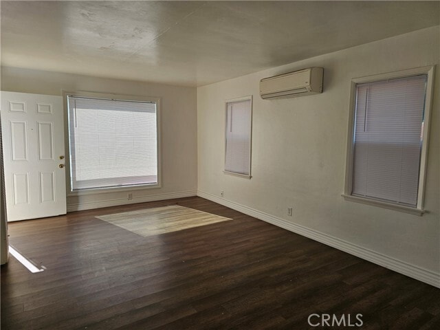 Building Photo - 114 S Kellogg St