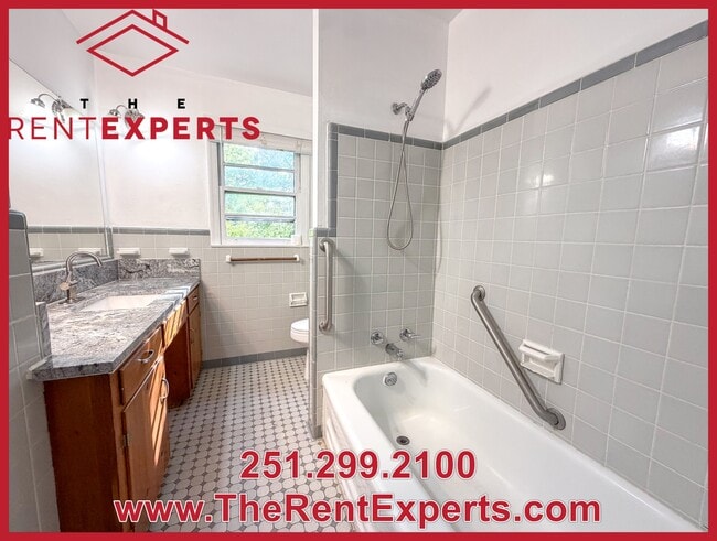 Building Photo - 704 Raines Dr