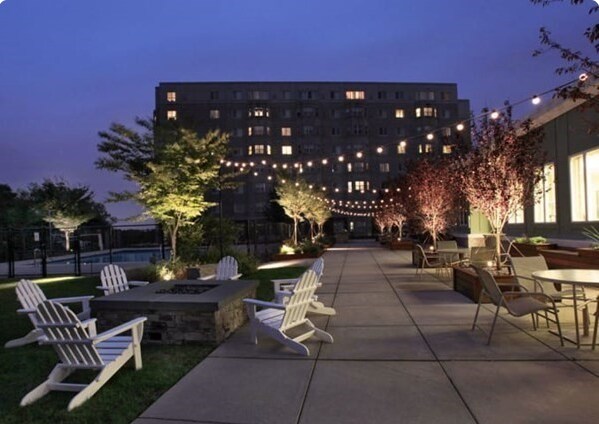 Building Photo - 1 Cityview Ln