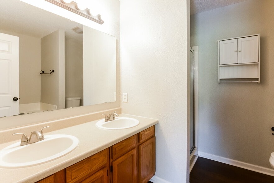 Building Photo - 7148 Kimble Dr