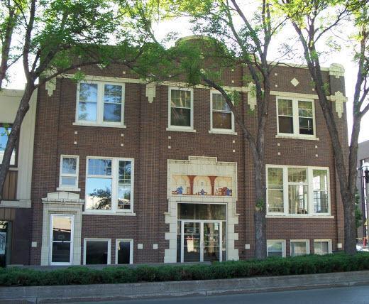 Building Photo - 311 E Thayer Ave