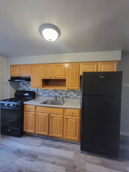 Building Photo - 3242 Westmont Ave