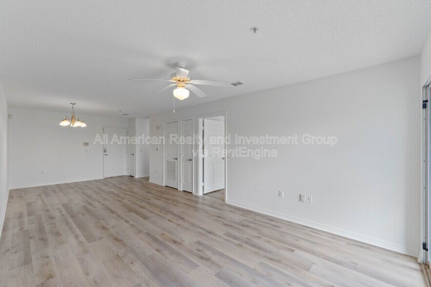 Building Photo - 4276 Calinda Ln