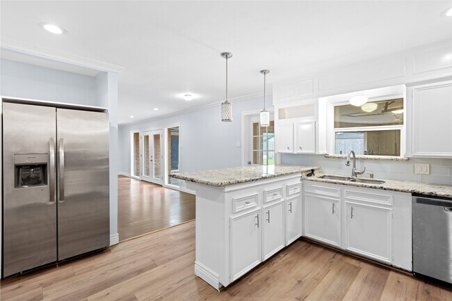 Building Photo - 10219 Chatterton Dr