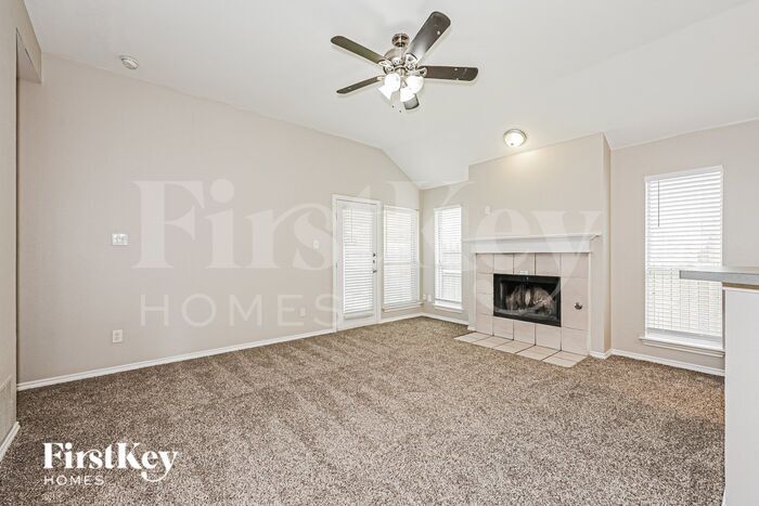 Building Photo - 5621 Wellston Dr
