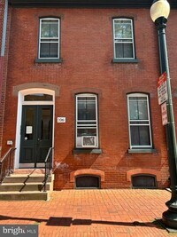 Building Photo - 206 W Gay St