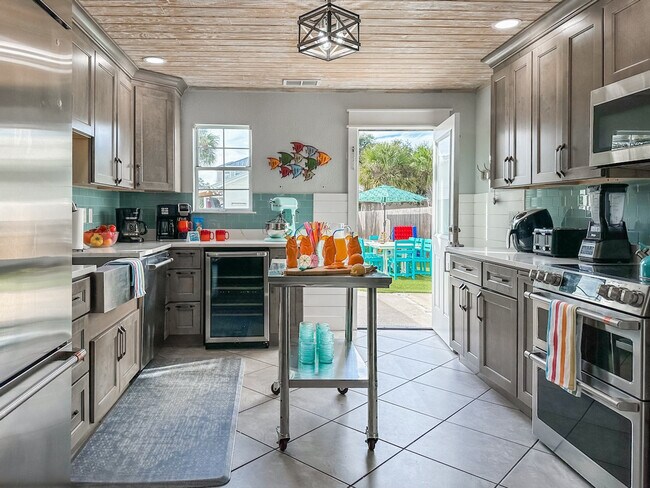 Building Photo - 94 Cobia St