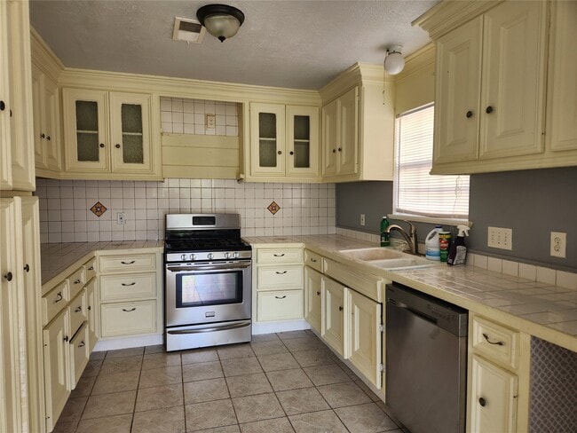 Building Photo - 13614 Repa Ln