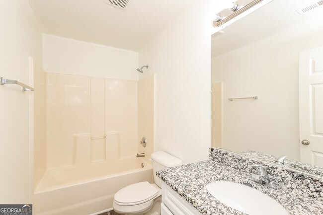 Building Photo - 138 Pope Ln