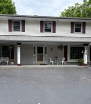 Building Photo - 525 Forest Ct
