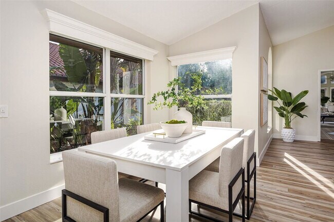Building Photo - 956 Harbor Town Dr