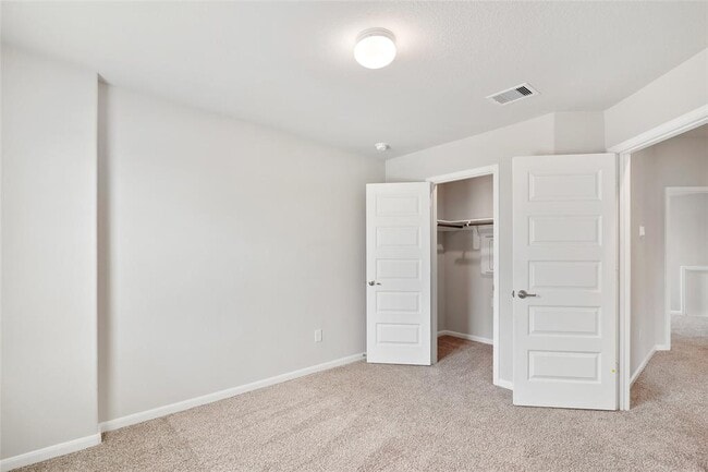 Building Photo - 5611 Cedar Cres Ct