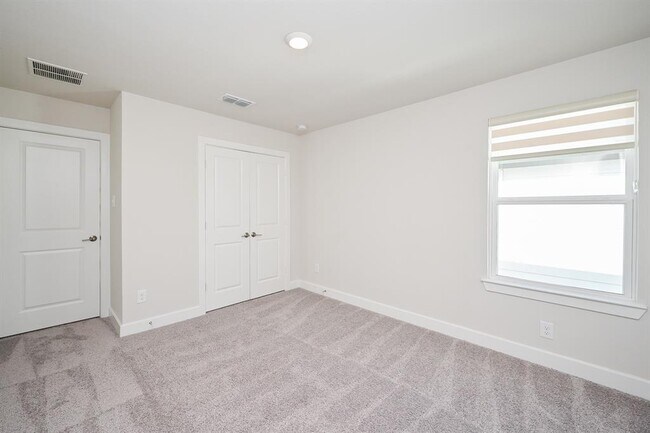 Building Photo - 21827 Erskine Peaks Pl