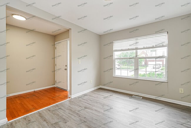 Building Photo - 855 Mueller Dr
